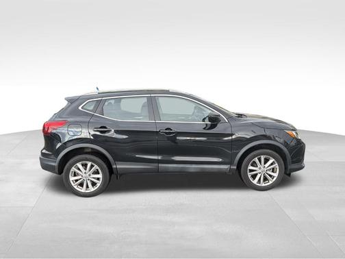 2017 Nissan Rogue Sport SV