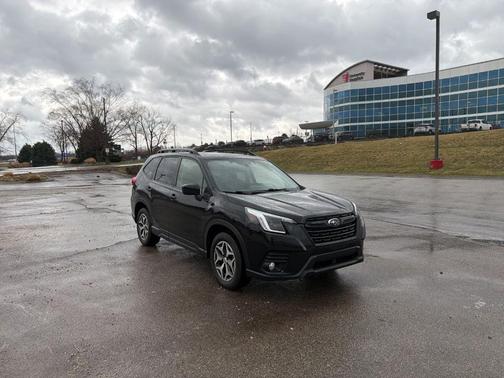 2023 Subaru Forester Premium