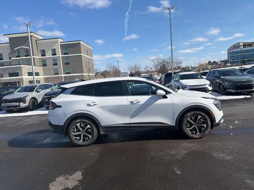 2023 Kia Sportage EX