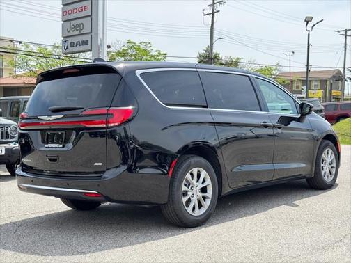 2025 Chrysler Pacifica L