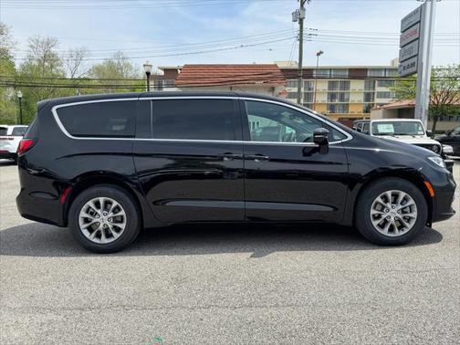 2025 Chrysler Pacifica L