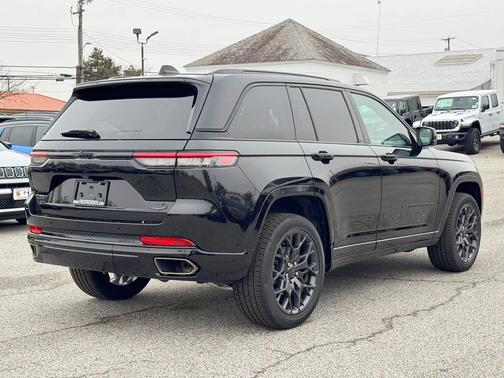 2025 Jeep Grand Cherokee Summit