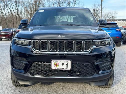 2025 Jeep Grand Cherokee Laredo