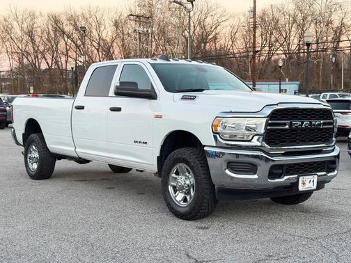 2022 RAM 2500 Tradesman Crew Cab 4x4 8' Box