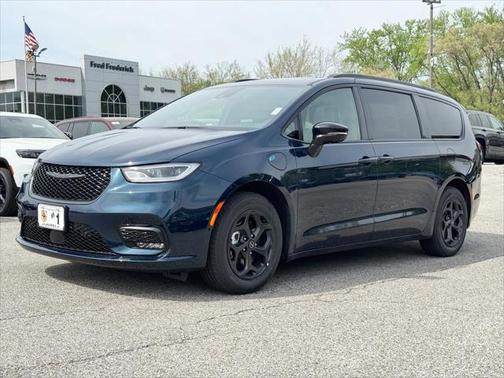 2025 Chrysler Pacifica Hybrid Premium S Appearance Pkg