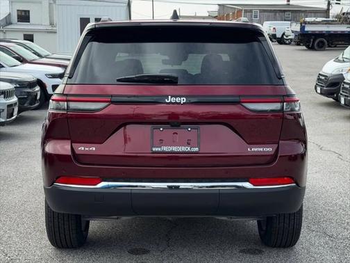 2025 Jeep Grand Cherokee Laredo