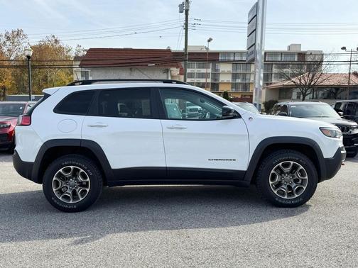 2022 Jeep Cherokee Trailhawk