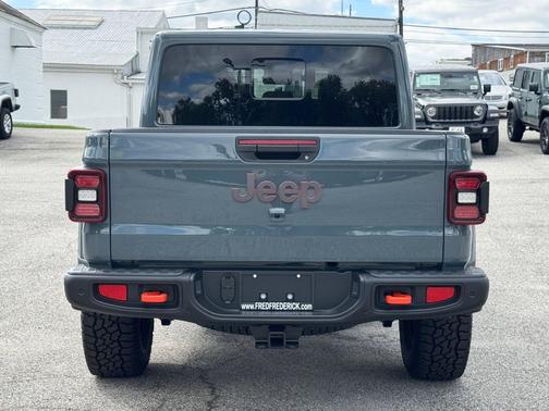 2025 Jeep Gladiator Mojave X