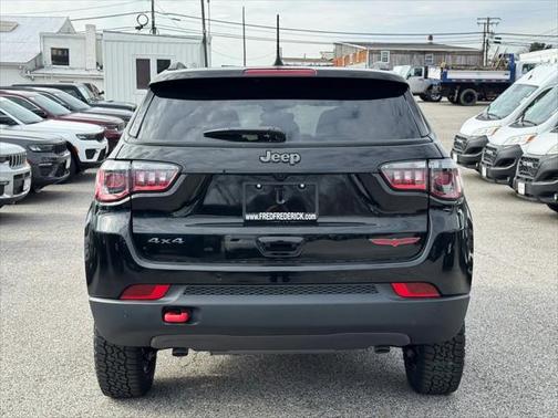 2025 Jeep Compass Trailhawk