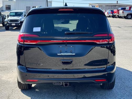 2026 Chrysler Pacifica Limited