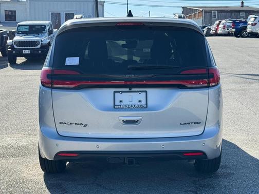 2026 Chrysler Pacifica Limited