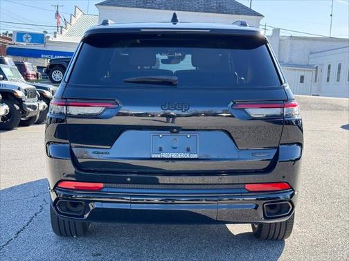 2023 Jeep Grand Cherokee L Summit Reserve