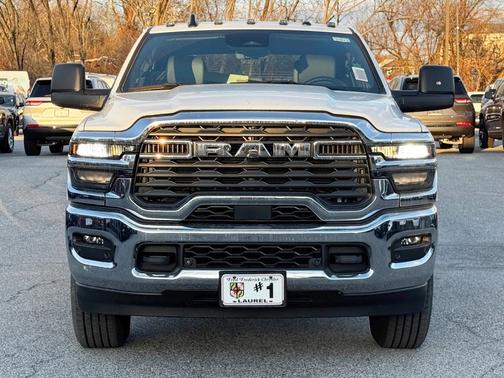 2026 RAM 2500 Tradesman Crew Cab 4x4 8' Box
