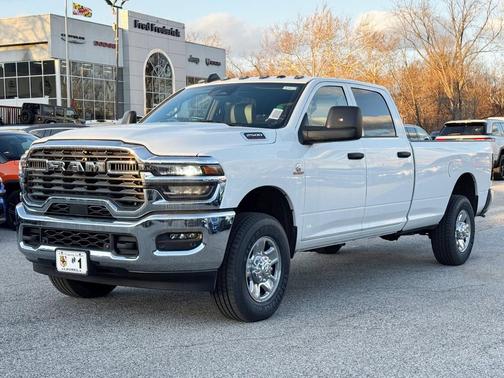 2026 RAM 2500 Tradesman Crew Cab 4x4 8' Box