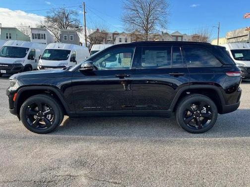 2025 Jeep Grand Cherokee Altitude