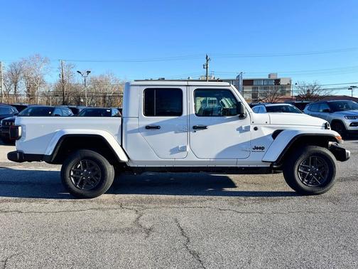 2026 Jeep Gladiator Sport S