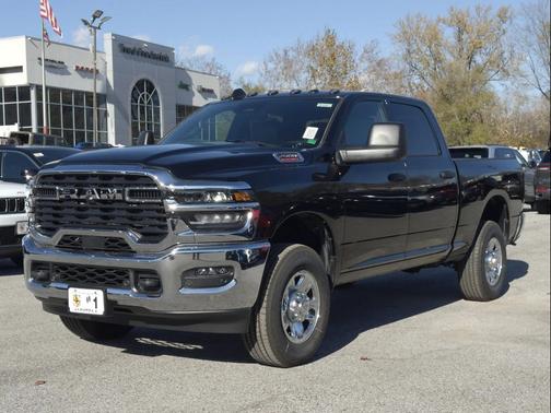 2026 RAM 2500 Tradesman Crew Cab 4x4 6'4' Box