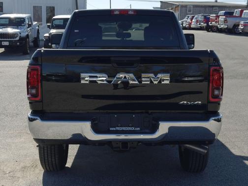 2026 RAM 2500 Tradesman Crew Cab 4x4 6'4' Box