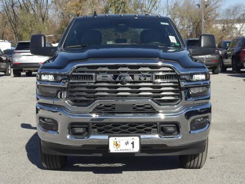 2026 RAM 2500 Tradesman Crew Cab 4x4 6'4' Box