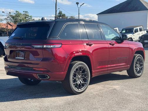 2025 Jeep Grand Cherokee Summit