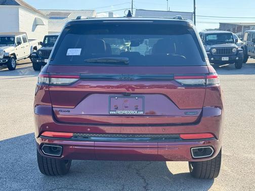 2025 Jeep Grand Cherokee Summit