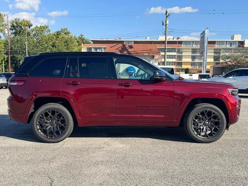 2025 Jeep Grand Cherokee Summit