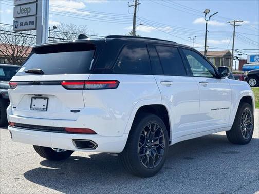 2025 Jeep Grand Cherokee Summit