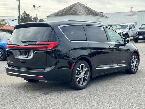 2026 Chrysler Pacifica L