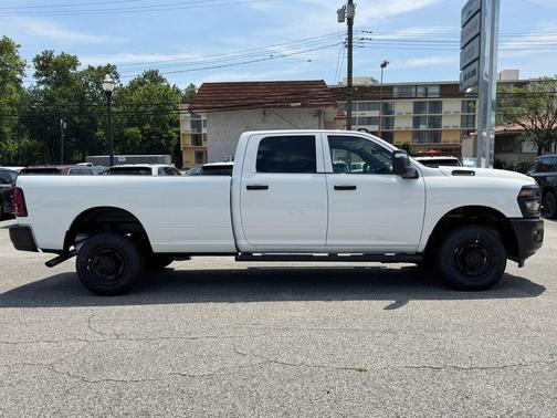 2025 RAM 2500 Tradesman Crew Cab 4x4 8' Box