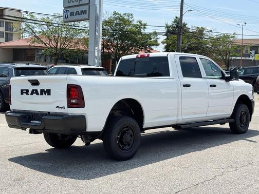 2025 RAM 2500 Tradesman Crew Cab 4x4 8' Box