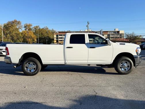 2023 RAM 3500 Tradesman Crew Cab 4x4 8' Box
