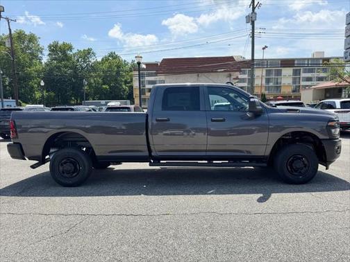 2025 RAM 2500 Tradesman Crew Cab 4x4 8' Box