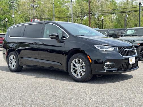 2025 Chrysler Pacifica L