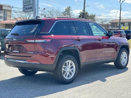 2025 Jeep Grand Cherokee Laredo