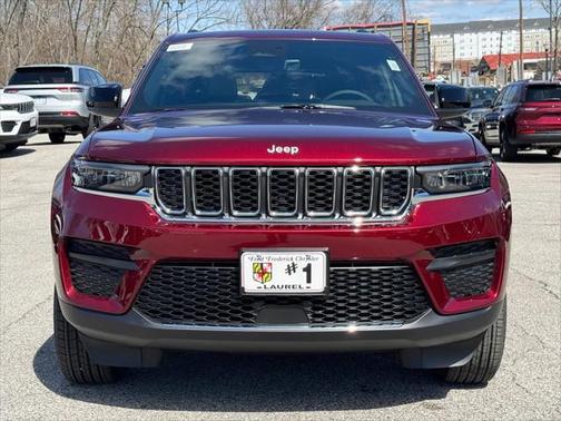 2025 Jeep Grand Cherokee Laredo