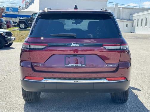 2025 Jeep Grand Cherokee Laredo