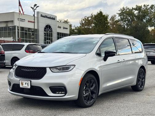 2026 Chrysler Pacifica L