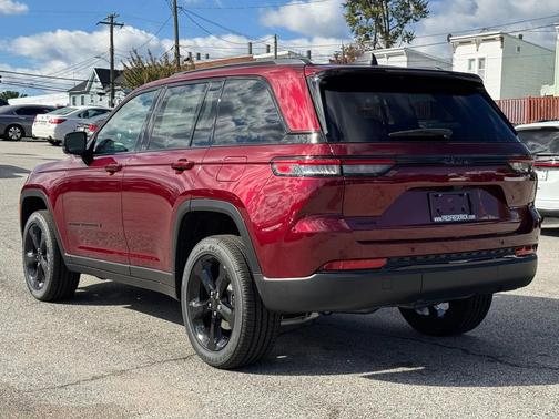 2025 Jeep Grand Cherokee Altitude