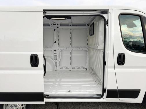 2025 RAM ProMaster 1500 Low Roof