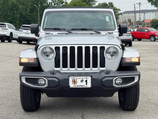 2023 Jeep Gladiator Sport S