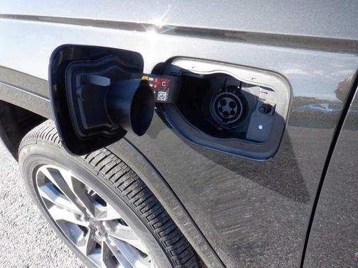 2023 Jeep Grand Cherokee 4xe Overland