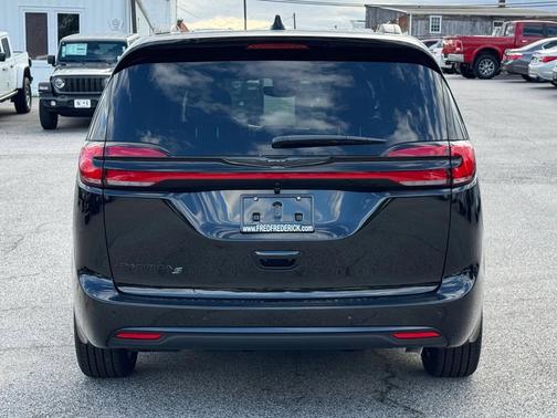 2026 Chrysler Pacifica L