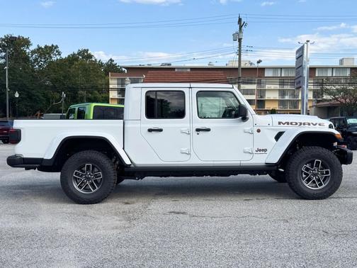 2025 Jeep Gladiator Mojave X