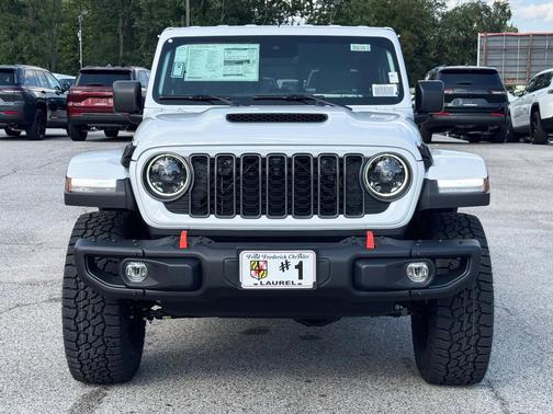 2025 Jeep Gladiator Mojave X