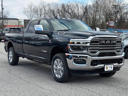 2026 RAM 3500 Laramie Crew Cab 4x4 8' Box