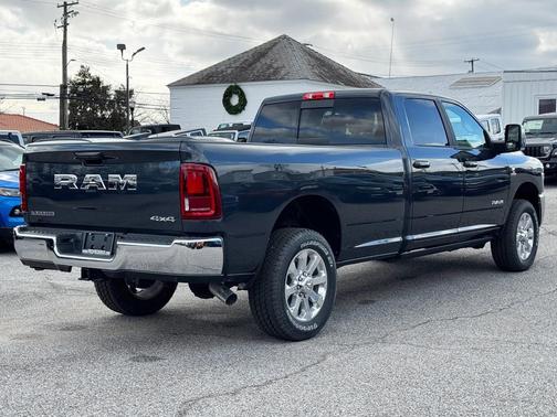 2026 RAM 3500 Laramie Crew Cab 4x4 8' Box