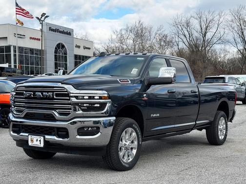 2026 RAM 3500 Laramie Crew Cab 4x4 8' Box