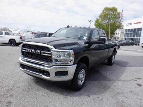 2024 RAM 3500 Tradesman Crew Cab 4x4 8' Box