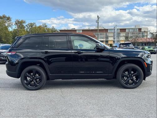2025 Jeep Grand Cherokee Altitude
