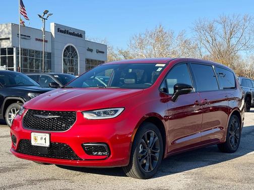 2026 Chrysler Pacifica L